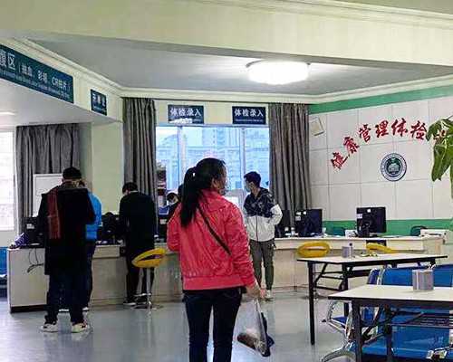 一笑露龈要及时矫正,训练+医术提高颜值微笑不再尴尬